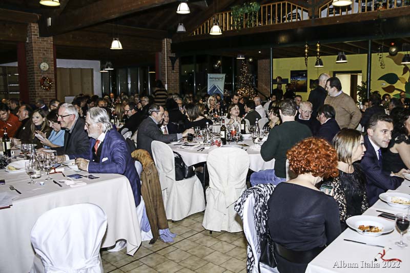 MI’mpegno: alla cena di Natale i saluti di Don Mazzi e i canti dei ragazzi del seminario di Leopoli